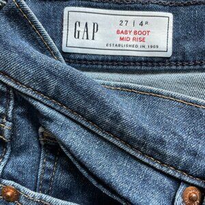 GAP Mid Rise Baby Boot Jeans Size 4/27 Regular